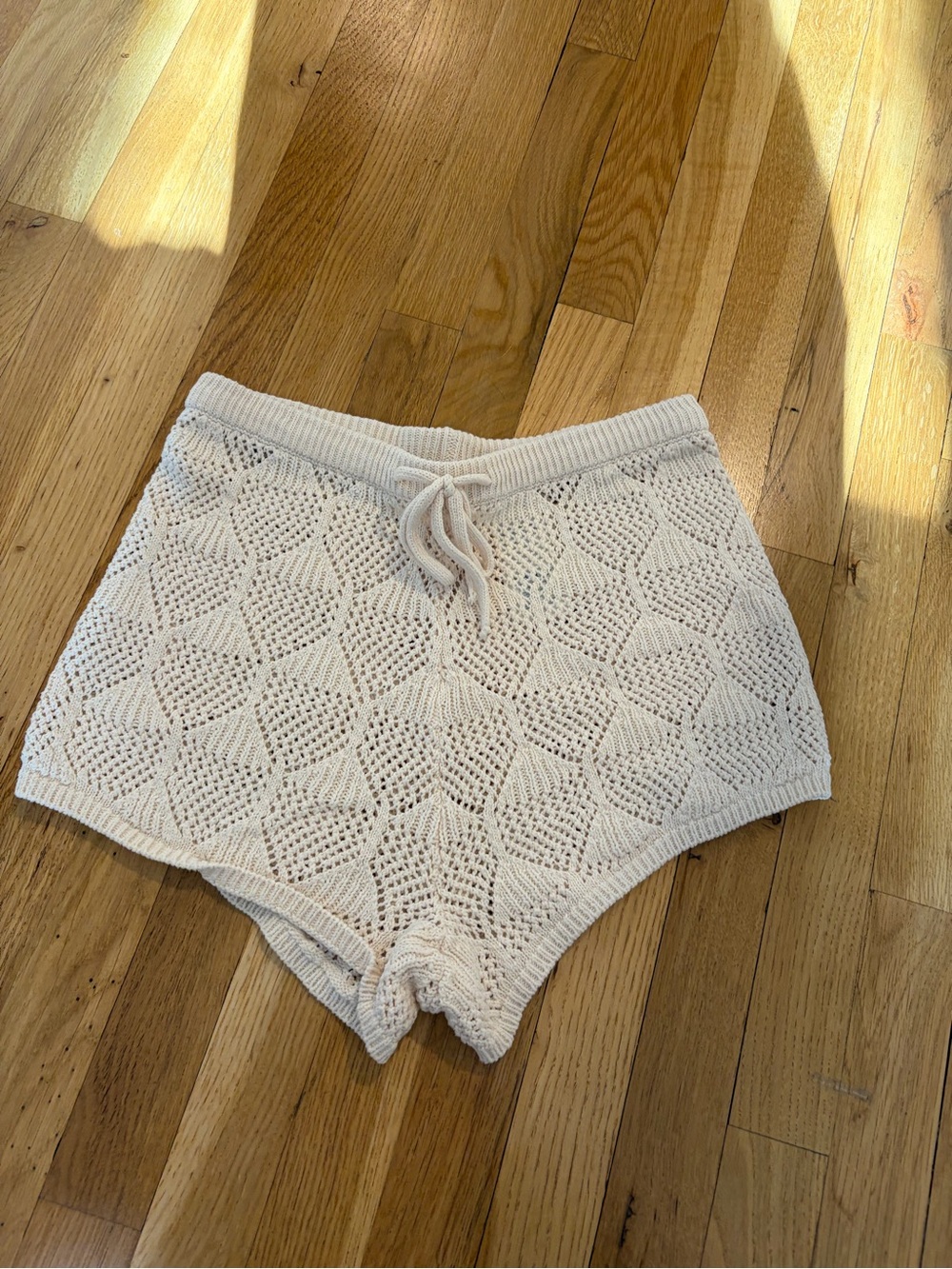 Rip Curl Cream Crochet High-Rise Lounge Shorts
